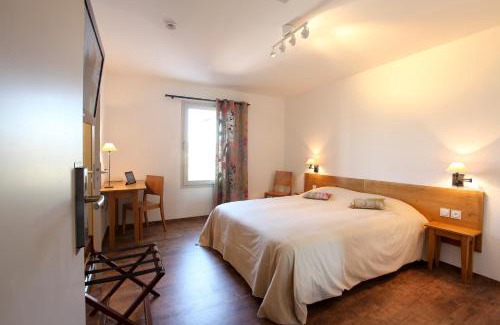 Portes-les-Valence Hotel | Pet-Friendly Oceanfront Stay at Logis Hotel Le Nouvel