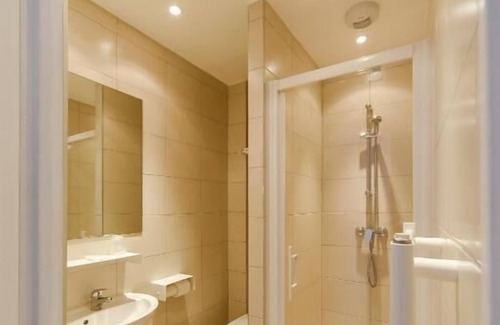 Senlis Hotel | LOGIS HOTEL - Le Petit Bellon