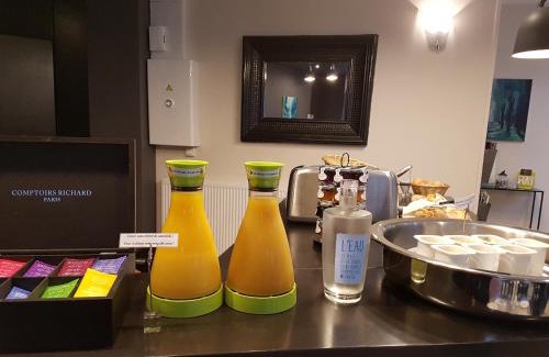 Senlis Hotel | Discover Le Petit Bellon: Family-Friendly & Accessible Stay