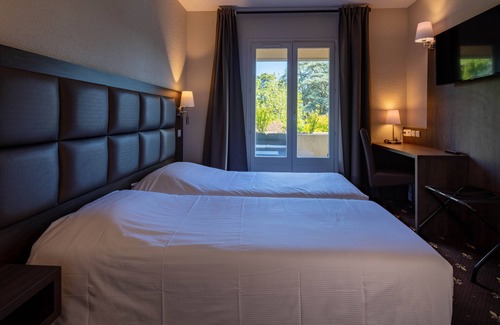 Villie-Morgon Hotel | Enjoy a Relaxing Stay at Logis Noemys Morgon with Pool