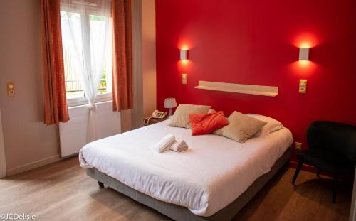 Bourgtheroulde-Infreville Hotel | Discover Comfort at La Corne d'Abondance Hotel & Restaurant
