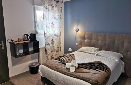 Allain Hotel | Cozy Logis Hotel- Restaurant La Haie Des Vignes Retreat