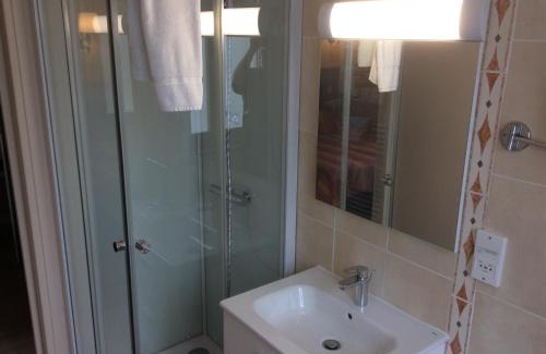 Sauzet Hotel | Discover Auberge de la Tour: Oceanfront Hotel & Restaurant