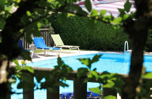 Sauzet Hotel | Discover Auberge de la Tour: Oceanfront Hotel & Restaurant