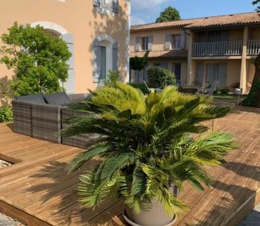 Taussat Hotel | Cozy Oceanfront Stay at Hôtel et Restaurant L'Océana