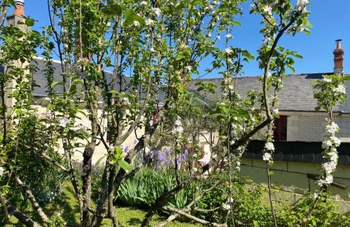 Le Coudray-Macouard House | Romantic Retreat: Logis Huit Clos Near Saumur, Rated 9.1