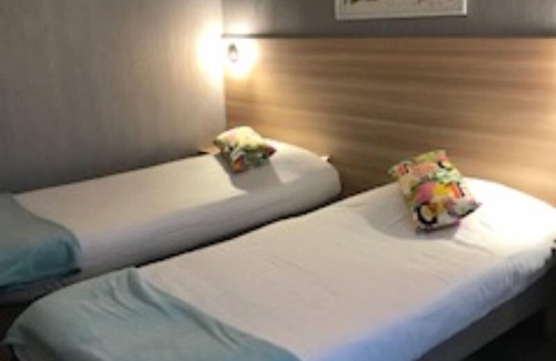 Angles Hotel | Discover Logis L'auberge de Moricq: Family-Friendly Getaway