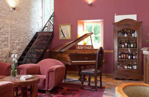 Gudmont Hotel | Discover Logis La Source Bleue: Oceanfront Getaway Awaits