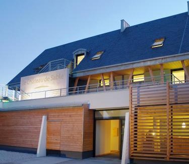 Porspoder Hotel | Relaxing Stay at Logis Le Château de Sable with Spa & Hot Tub
