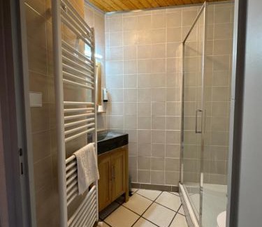Saint-Maurice-en-Trieves Bed & Breakfast | Guest Rated 8.4: Family-Friendly Stay at Logis Le Chalet