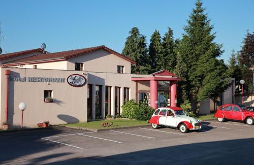 Mirecourt Hotel | Pet-Friendly Getaway at Logis Le Luth with Family Amenities