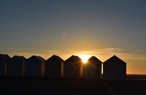 Cayeux-sur-Mer Hotel | Oceanfront Escape at Logis - Le Neptune Hôtel & Restaurant