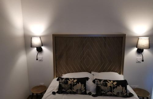 Saint-Loup-Lamaire Hotel | Discover Le Relais du Chapeau Rouge: Pet-Friendly Retreat