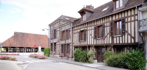 Piney Hotel | Oceanfront Retreat at Logis Le Tadorne with Pool & Pets
