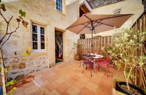 Saint-Emilion Apartment | Delightful Logis Loiseau with Terrace - Rated 9.3/10