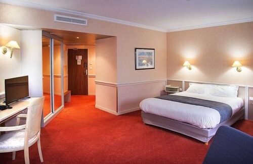 Saint-Maurice-de-Beynost Hotel | Discover Comfort at Logis Lyon Est - 4-Star Hotel with Spa