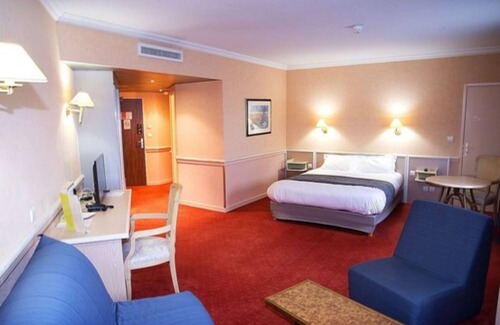Saint-Maurice-de-Beynost Hotel | Discover Comfort at Logis Lyon Est - 4-Star Hotel with Spa