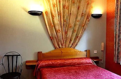 Saint-Omer-en-Chaussee Hotel | LOGIS Moulin des Forges