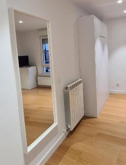 Logrono Historic Centre Apartment | Historic Logroño Apartment: Child-Friendly Getaway