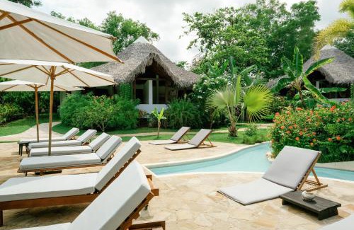 Ambaro Hotel | Premier Loharano Lodge with Ocean Views & Private Beach
