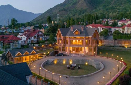 Srinagar House | Inviting Lohono Stays Villa Noor with Kitchen Amenities