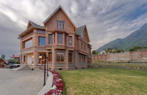 Srinagar House | Inviting Lohono Stays Villa Noor with Kitchen Amenities