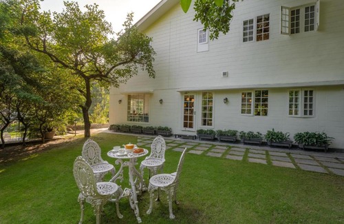 Bullawala Villa | LohonoStays Ivy Cottage
