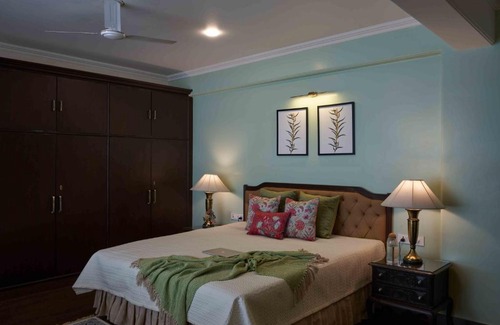 The Mall Road Villa | Experience Lohonostays Soni Estate: Spa & Family Friendly