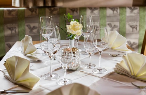 Lauterbach Hotel | Discover Loipenstubn: 4-Star Comfort with Hot Tub & Breakfast