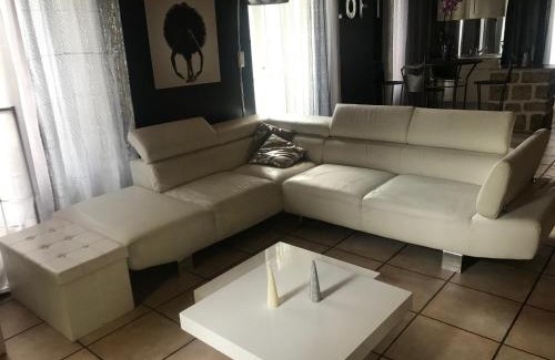 Sainte-Eulalie Apartment | Guest Rated Hotel Loire-Gerbier-Mézenc with Restaurant & Pets