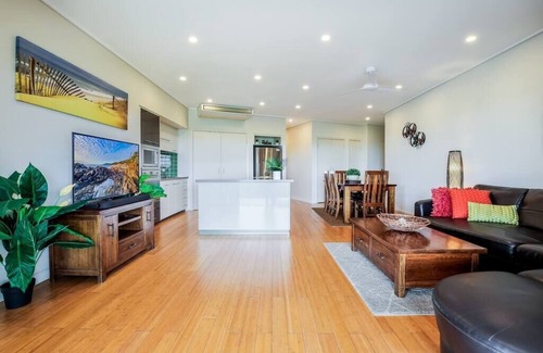 Agnes Water Apartment | Beachfront Penthouse at Loka Santi 13 with Ocean View