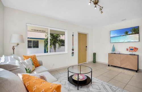 River Oaks House | Idyllic LoKal Rental: Oceanfront Family Retreat in Florida
