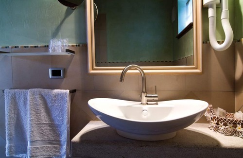 Savogna d'Isonzo Hotel | Top-Rated Lokanda Devetak with Family-Friendly Amenities