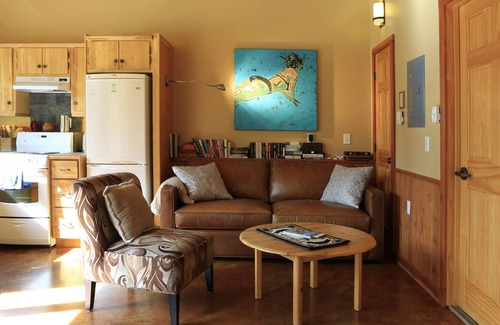 New Denver Cabin | Loki's Lodge - Private and fully appointed cabin on Slocan Lake, West Kootenays