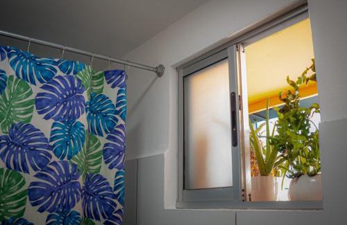 Chinatown House | Exclusive Women's Room at Lolas Hostal with Kitchen Access