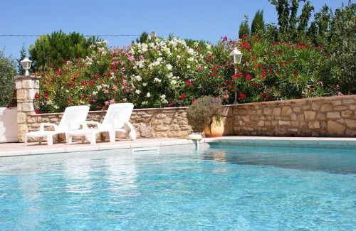 Grignan Apartment | Discover L’Olivier: Oceanfront, Pet-Friendly Retreat
