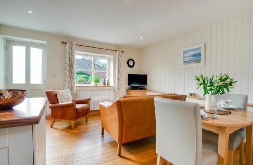 Foxley House | Discover Family-Friendly Lollipop Cottage for Your Getaway