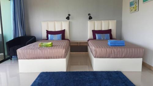 Cha-am Villa | Beachfront Pool Villa at Lom Lay - 4-Star Stay in Chaam