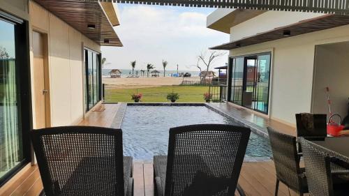 Cha-am Villa | Beachfront Pool Villa at Lom Lay - 4-Star Stay in Chaam