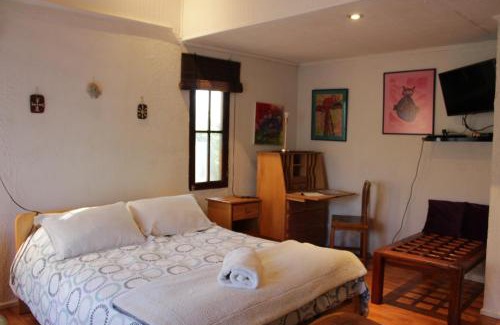 Curacavi House | Elevated Retreat at Loma de las Maravillas: 9/10 Rating