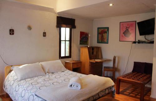 Curacavi House | Elevated Retreat at Loma de las Maravillas: 9/10 Rating