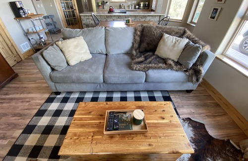 Pagosa Springs Cabin | Discover Loma Ponderosa - Modern Cabin with Ocean View & Spa