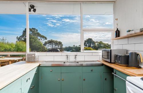 Coles Bay House | Discover Family-Friendly Comfort at Loma Talo - 4 Stars