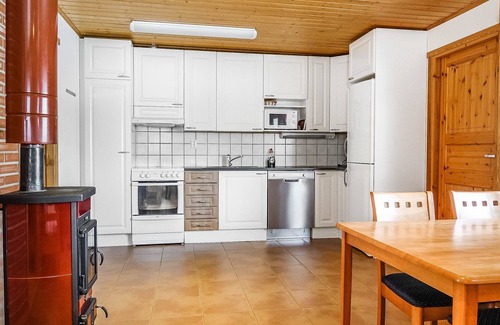 Utsjoki House | Lake View Retreat: Lomahuoneisto b by Interhome