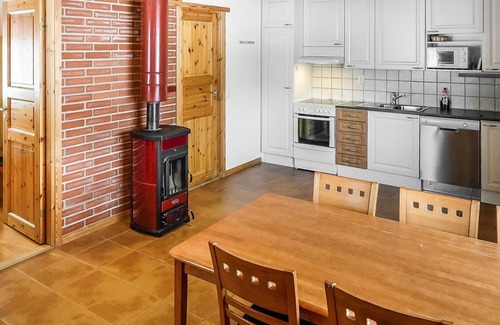 Utsjoki House | Lake View Retreat: Lomahuoneisto b by Interhome
