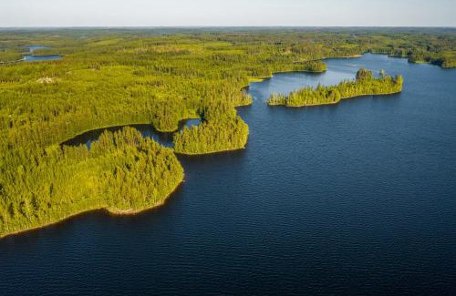 Savonlinna House | Explore Lomalehto Cottages: Pet-Friendly Oceanfront Retreat