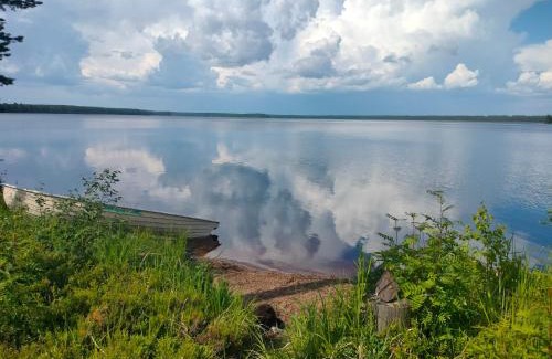 Sonkajarvi Apartment | Welcoming Lomamökki by Haapajärvi Lake for Family Getaways