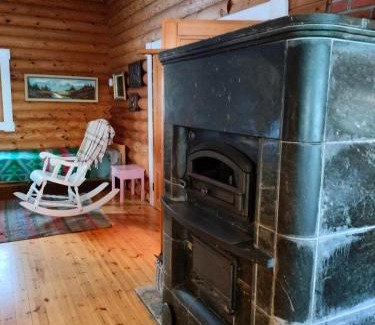 Sonkajarvi Apartment | Welcoming Lomamökki by Haapajärvi Lake for Family Getaways