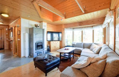 Tahkovuori Villa | Unforgettable Stay at Lomaniemi Mäntylä Tahkovuori, 10/10 Rated