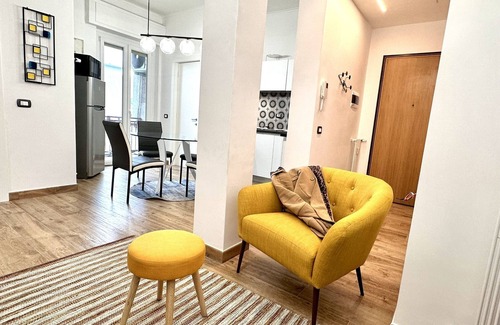 La Spezia Apartment | Perfect Family Retreat - Huge Apartment Near Station & Parking